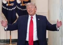 Donald Trump amenaza con ataque mientras negocia con Irán