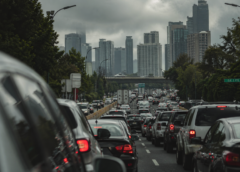 Lluvias, marchas y mala calidad del aire colapsan vialidades en CDMX